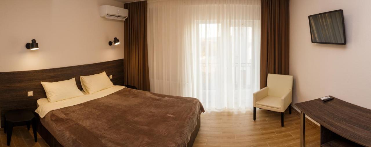 Colinele Aurii Cimislia Hotel Luaran gambar
