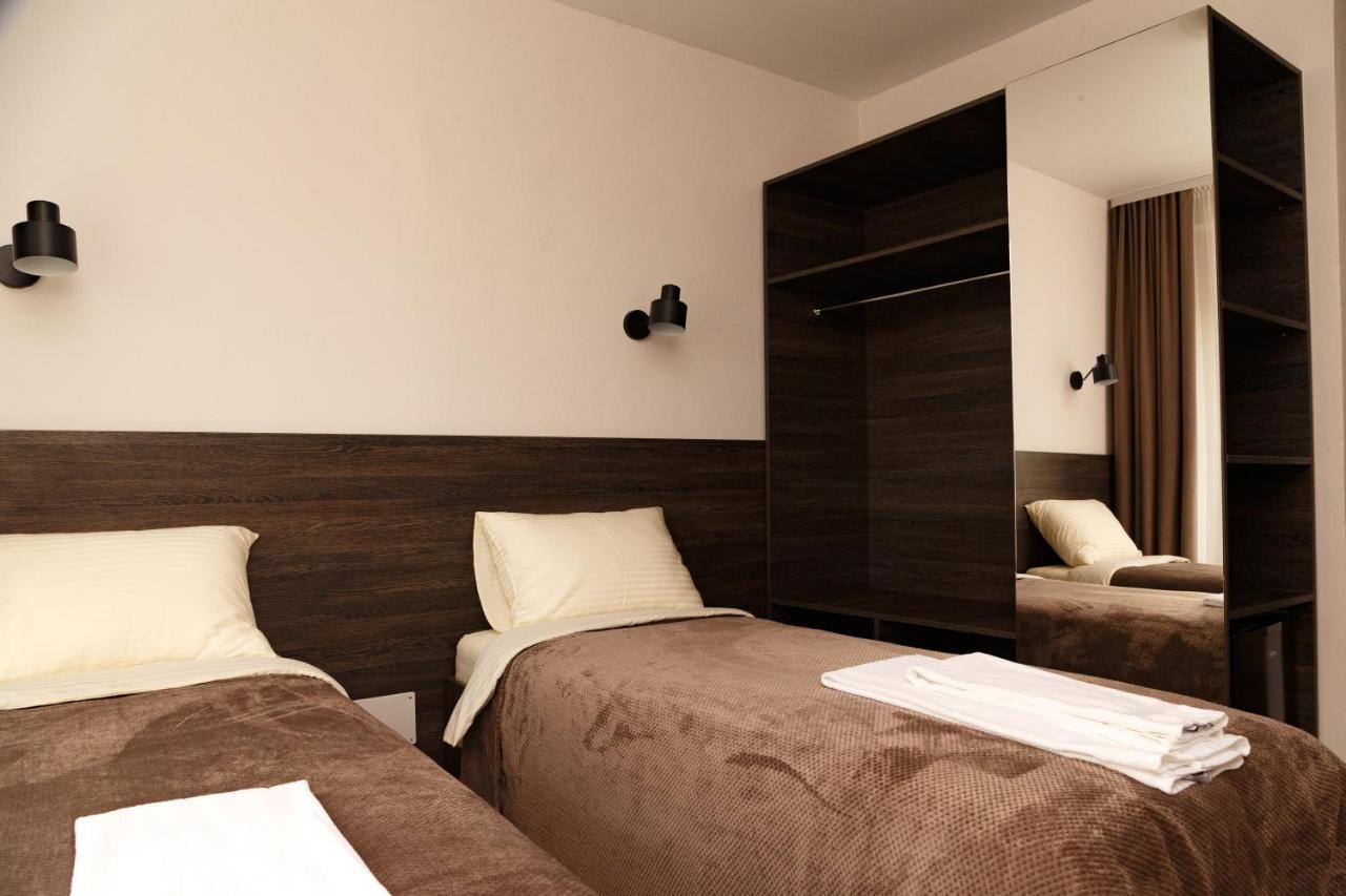 Colinele Aurii Cimislia Hotel Luaran gambar