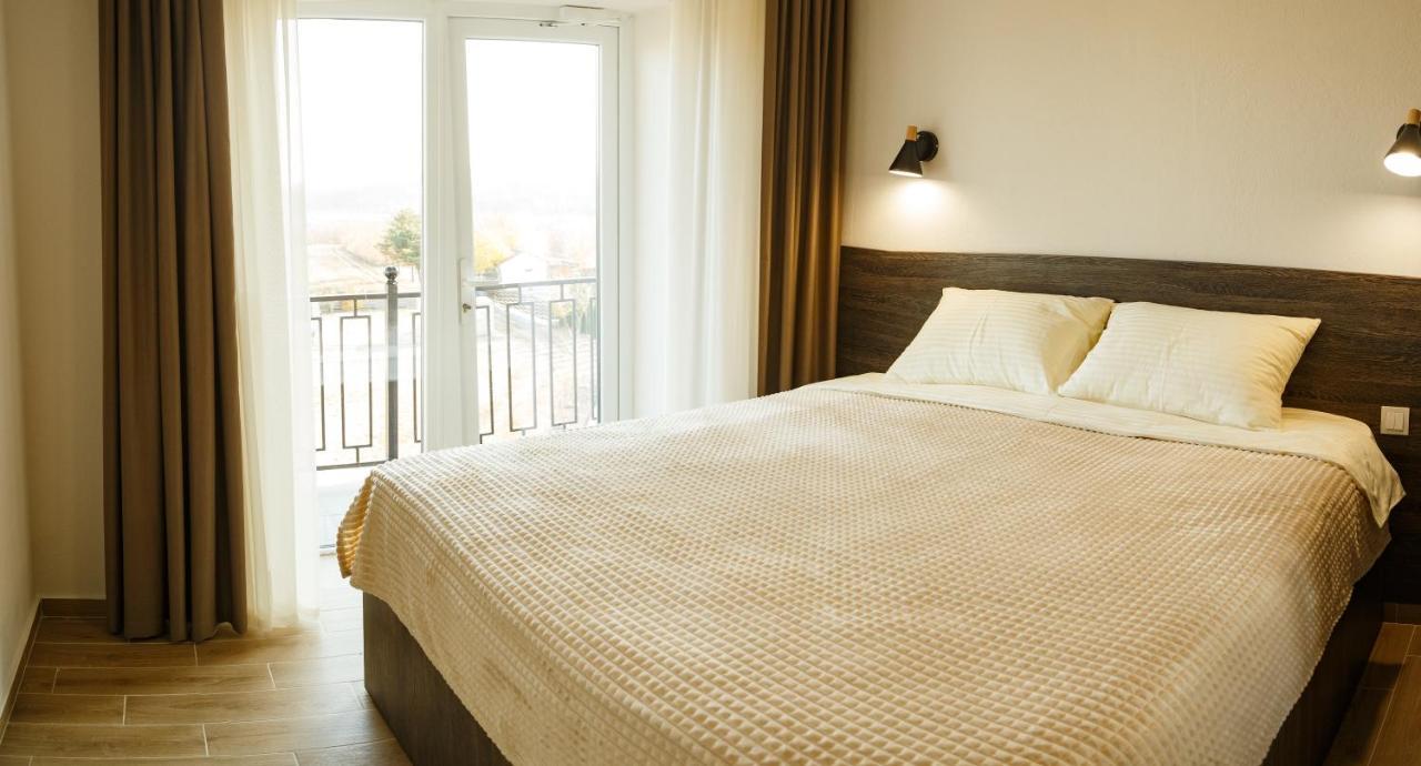 Colinele Aurii Cimislia Hotel Luaran gambar