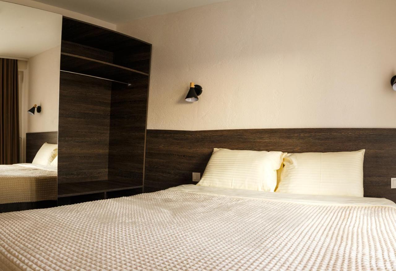 Colinele Aurii Cimislia Hotel Luaran gambar