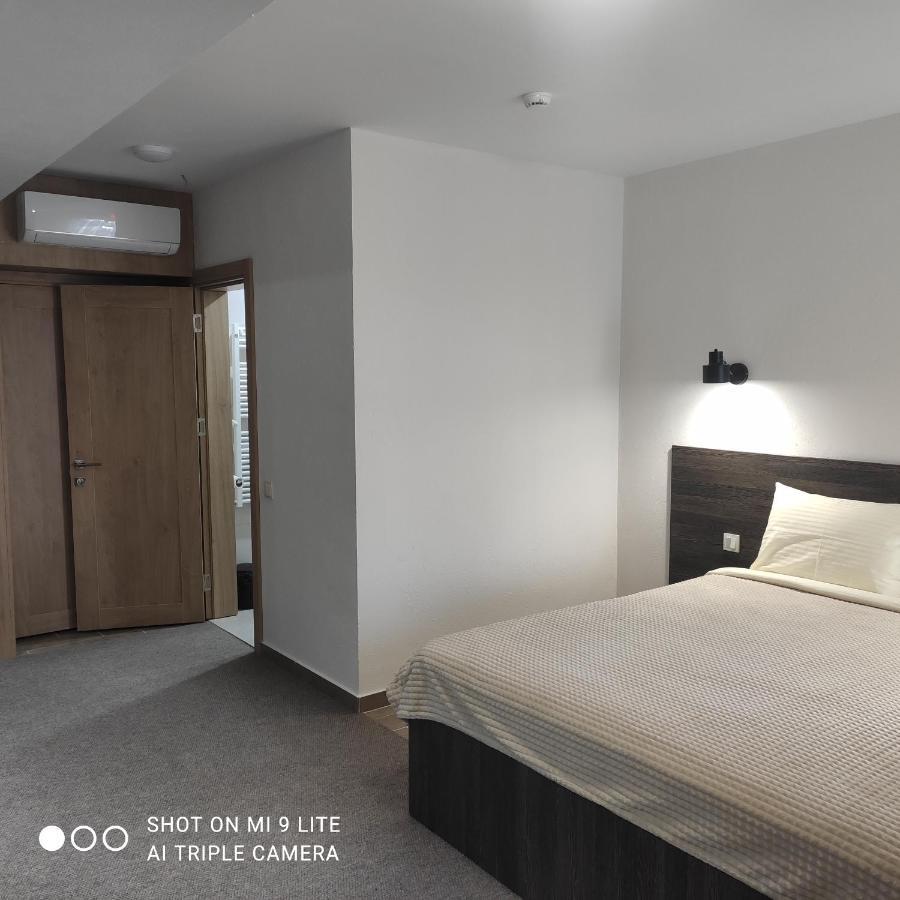 Colinele Aurii Cimislia Hotel Luaran gambar